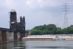 Barge going under the Tenbridge